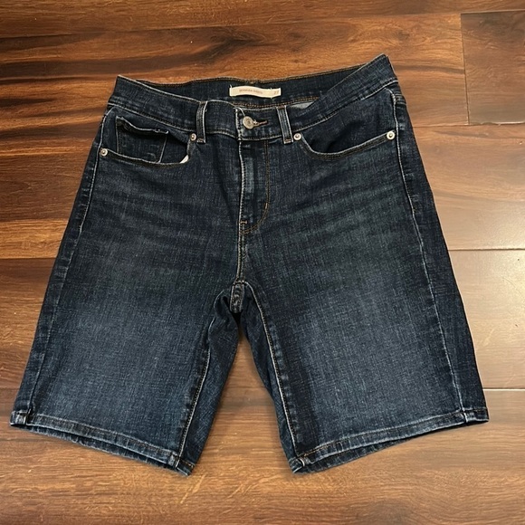 LEVI’S Bermuda Shorts size 27 - Picture 1 of 8